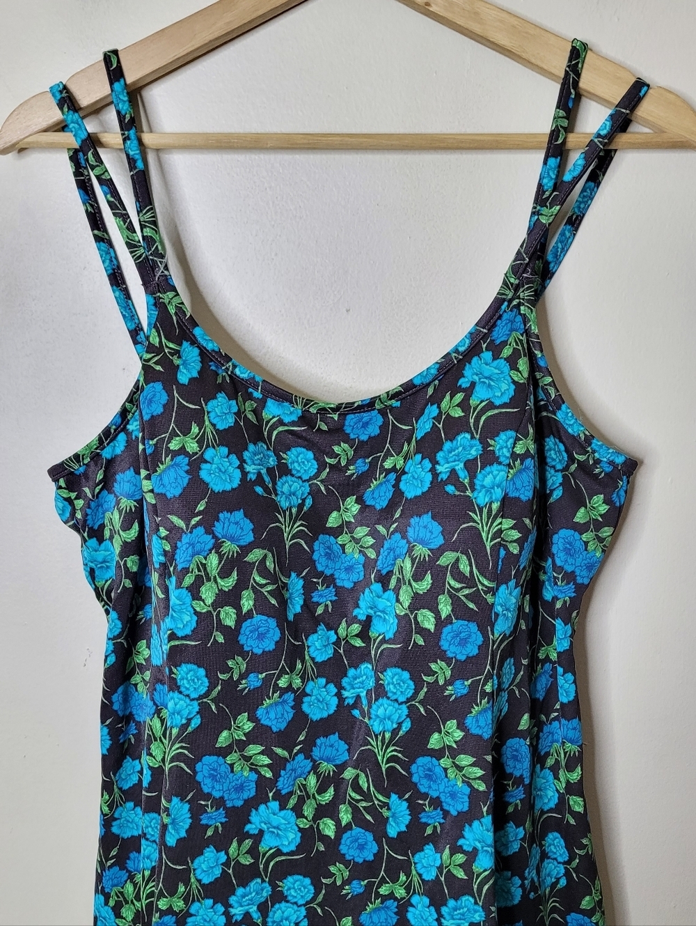 It Figures Swimsuit Size 18W Skirted One Piece - Picture 3 of 8